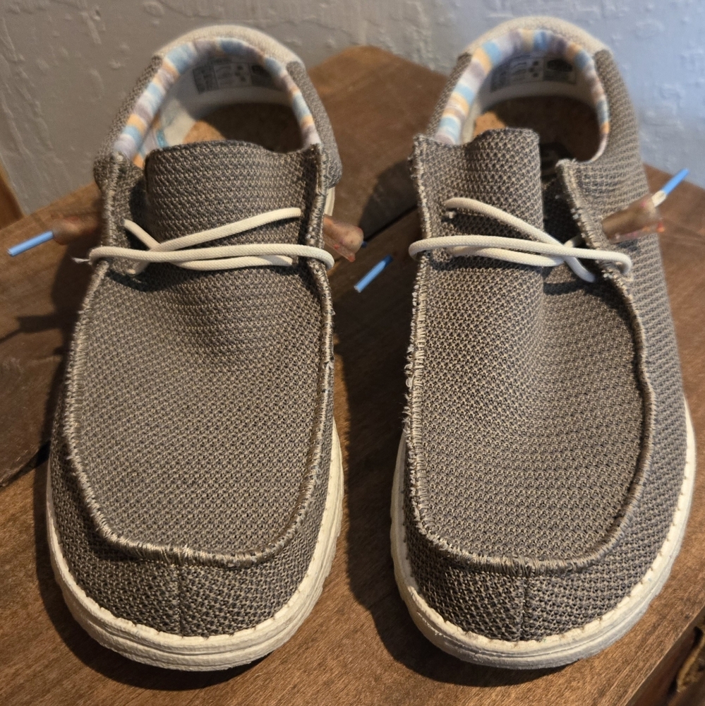 Hey Dudes, M10, Walnut